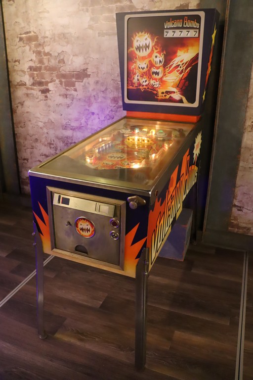 画像ギャラリー No.012のサムネイル画像 / 「FINAL FANTASY VII」の酒場が六本木ヒルズ大屋根プラザに期間限定で出現！　凝った店内で“未来のレモンサワー”を楽しもう