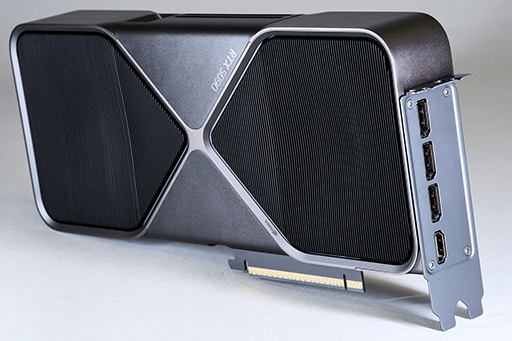 ���������꡼ No.021�Υ���ͥ������ / �̿��Ǹ����GeForce RTX 5090 Founders Edition�ס��¿�����ѹ�¤�κ��Ѥ�2�����åȤθ��ߤ�¸�����������GeForce