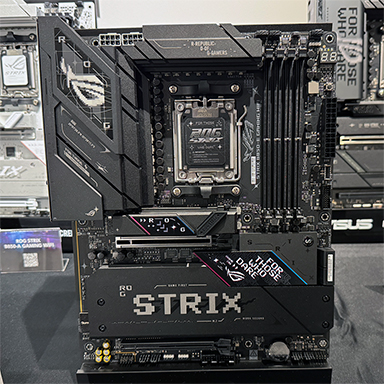 ���������꡼ No.012�Υ���ͥ������ / GeForce RTX 5090��ܥ����ɤʤɡ�ASUS���ǿ�PC�ѡ��Ĥ����ո��ǰ���Ÿ����2��1���ˤϰ��̸������٥�Ȥ򳫺�