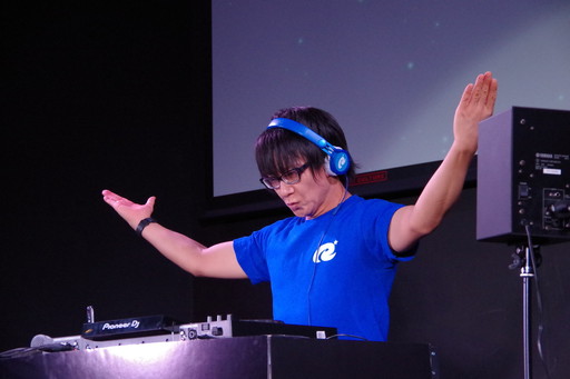 ���������꡼ No.028�Υ���ͥ������ / �ǿ���֥��롼������������ �ե塼���㡼�ѥե����ޡ����פǤϥ��꡼����Υ��ȡ��꡼�⡼�ɤ��о졣�ߥ�DJ�饤�֤�»ܤ��줿����ȯɽ���ݡ���