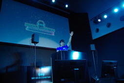 ���������꡼ No.030�Υ���ͥ������ / �ǿ���֥��롼������������ �ե塼���㡼�ѥե����ޡ����פǤϥ��꡼����Υ��ȡ��꡼�⡼�ɤ��о졣�ߥ�DJ�饤�֤�»ܤ��줿����ȯɽ���ݡ���