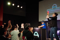 ���������꡼ No.032�Υ���ͥ������ / �ǿ���֥��롼������������ �ե塼���㡼�ѥե����ޡ����פǤϥ��꡼����Υ��ȡ��꡼�⡼�ɤ��о졣�ߥ�DJ�饤�֤�»ܤ��줿����ȯɽ���ݡ���