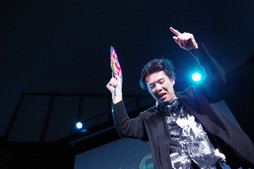 ���������꡼ No.035�Υ���ͥ������ / �ǿ���֥��롼������������ �ե塼���㡼�ѥե����ޡ����פǤϥ��꡼����Υ��ȡ��꡼�⡼�ɤ��о졣�ߥ�DJ�饤�֤�»ܤ��줿����ȯɽ���ݡ���