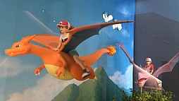 画像ギャラリー No.004のサムネイル画像 / 書籍「ポケモン生態図鑑」初のポップアップショップをロンドン自然史博物館で開催。大型ジオラマを展示中