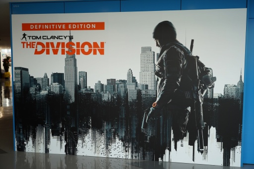 ���������꡼ No.021�Υ���ͥ������ / �桼�ӡ��������եȼ�š�FPS Day X�ײ���ݡ��ȡ���UBIDAY�פΰ����ҤϷ����Ѥ������⥳�ߥ�˥ƥ��򲹤�³���Ƥ���