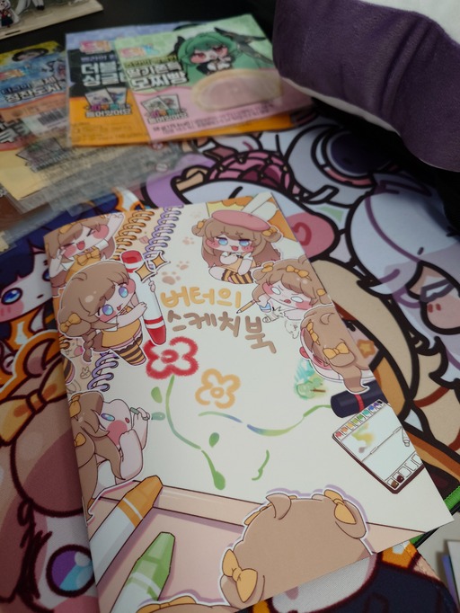 画像ギャラリー No.047のサムネイル画像 / 「トリッカル・もちもちほっペ大作戦」開発元のEPID Gamesを見学に韓国へ。同人グッズやミームに溢れるオタクカンパニー