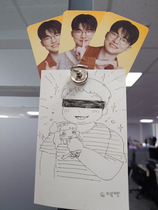 画像ギャラリー No.048のサムネイル画像 / 「トリッカル・もちもちほっペ大作戦」開発元のEPID Gamesを見学に韓国へ。同人グッズやミームに溢れるオタクカンパニー