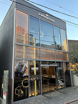 画像ギャラリー No.008のサムネイル画像 / 腕時計ブランド「ハミルトン」×バイオハザード レクイエムのコラボモデルが登場。グレースとレオンの2本をラインナップ