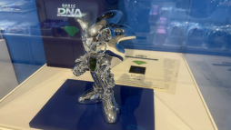 画像ギャラリー No.035のサムネイル画像 / 「ソニック」35周年を記念した展覧会「SONIC the Exhibition -ACROSS GENERATIONS-」レポート。愛あふれるアート作品や初出しの貴重な資料などを展示