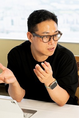 ꡼ No.021Υͥ / Υ󥿥ӥ塼ϡBIOHAZARD Survival Unitפϡˤơ֥Х餷פά˺ƲᤷΤѡ3ͤäʹ