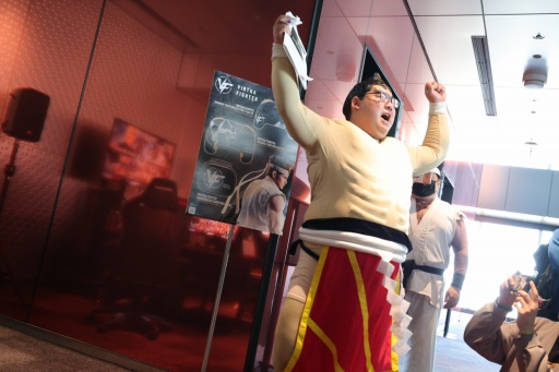 画像ギャラリー No.014のサムネイル画像 / 「バーチャファイター」シリーズ初の公式グローバル大会を制したのは,とんちゃん選手。「VIRTUA FIGHTER Open Championship GLOBAL FINALS」会場レポート