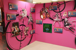 画像ギャラリー No.004のサムネイル画像 / 「ダンガンロンパ15周年記念展」が3月16日まで東京・上野にて開催中。シリーズならではのギミックが施された,ファン必見の展示が満載