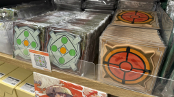 画像ギャラリー No.017のサムネイル画像 / 「風来のシレン6」発売2周年を記念したポップアップショップの模様をレポート。イラストの展示，作中の罠を模したディスプレイなど盛りだくさん