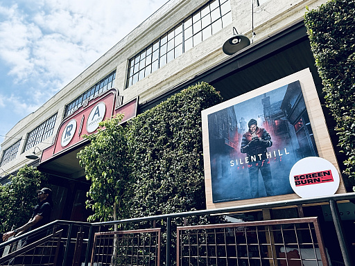 画像ギャラリー No.012のサムネイル画像 / 「SILENT HILL: Townfall」は,CRTVのノイズが不安を呼び起こすホラー表現に。シアター風の会場でじわじわと恐怖が迫るプレイデモを体験