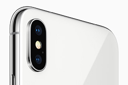 画像ギャラリー No.006のサムネイル画像 / Apple,前面ほぼ全体を有機ELパネルが覆う「iPhone X」を発表。既存路線を継承するスマートフォン「iPhone 8 Plus」「iPhone 8」も