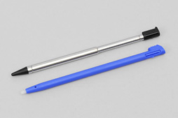 画像ギャラリー No.011のサムネイル画像 / 「Nintendo 2DS」分解レポート。立体視非対応の“廉価版3DS”,その中身は?