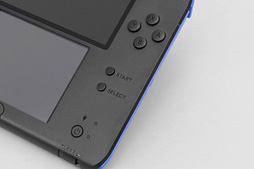 画像ギャラリー No.012のサムネイル画像 / 「Nintendo 2DS」分解レポート。立体視非対応の“廉価版3DS”,その中身は?