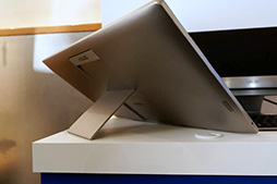 ���������꡼ No.023�Υ���ͥ������ / ASUS��������Atom����Android���֥�åȤȤʤ��Fonepad�פ�4��25����ȯ�䡣SIM���å��ե꡼��3G�̿���ǽ���