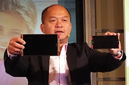 画像ギャラリー No.008のサムネイル画像 / Acer,SIMロックフリーのミドルクラス市場向けAndroidスマートフォン「Liquid Z530」を11月13日に国内発売