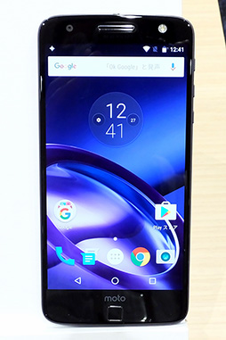 MotorolaοSIMե꡼ޥۡMoto ZסMoto Z Playפ򤸤äå٥ԵĤǤǥ쥹Ƥϥץ쥤Ƥ