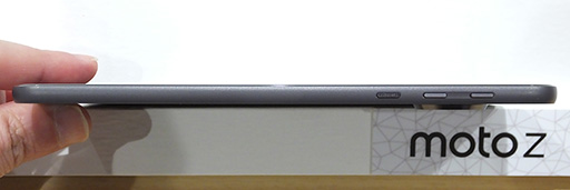画像ギャラリー No.007のサムネイル画像 / Motorolaの新SIMフリースマホ「Moto Z」&「Moto Z Play」をじっくりチェック。ベンチは不許可でもデレステはプレイしてきた