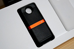 画像ギャラリー No.024のサムネイル画像 / Motorolaの新SIMフリースマホ「Moto Z」&「Moto Z Play」をじっくりチェック。ベンチは不許可でもデレステはプレイしてきた