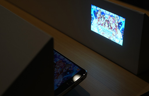 画像ギャラリー No.033のサムネイル画像 / Motorolaの新SIMフリースマホ「Moto Z」&「Moto Z Play」をじっくりチェック。ベンチは不許可でもデレステはプレイしてきた