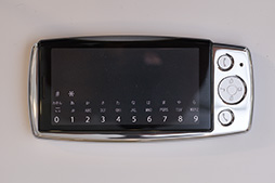 ���������꡼ No.038�Υ���ͥ������ / ���λ���ˤ����ߤ���������Υ��󥻥ץȥ�ǥ���о졣�̿��Ǹ����au Design project 15��ǯ��ǰŸ����ץ�ݡ���