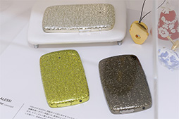 ���������꡼ No.051�Υ���ͥ������ / ���λ���ˤ����ߤ���������Υ��󥻥ץȥ�ǥ���о졣�̿��Ǹ����au Design project 15��ǯ��ǰŸ����ץ�ݡ���