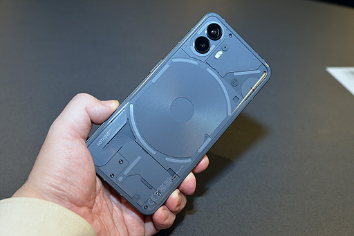 ���������꡼ No.004�Υ���ͥ������ / ���̤�LED���ɼ�˸��륹�ޡ��ȥե����Nothing Phone ��2�ˡפ�7��25����ȯ�䡣���SoC���ѹ�����ǽ����������