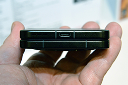 画像ギャラリー No.009のサムネイル画像 / 税込約8万円の折りたたみ式スマートフォン「nubia Flip 5G」が国内発売