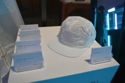 画像ギャラリー No.013のサムネイル画像 / 「Phone (3a) Community Edition」がお披露目されたポップアップイベントをレポート。90年代後半のゲーム機を思わせるデザインが魅力