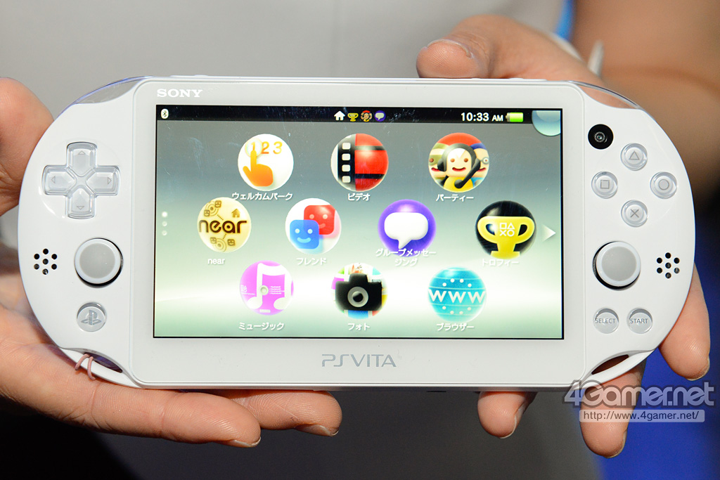 画像集/[TGS 2013]PS Vita TVと新型PS Vitaを写真で見る。PS Vita TVは小さく，新型PS Vitaは薄い