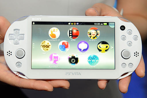 画像集#012のサムネイル/［TGS 2013］PS Vita TVと新型PS Vitaを写真で見る。PS Vita TVは小さく，新型PS Vitaは薄い