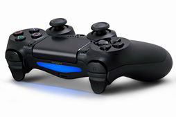 画像集#009のサムネイル/［E3 2013］PlayStation 4にさっそく触ってみた。「DUALSHOCK 4」は持ちやすさとアナログスティック＆トリガーの操作性が向上