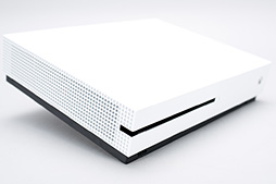 画像集 No.065のサムネイル画像 / 「Xbox One S」分解レポート。内部構造のシンプルさは維持しつつ，カスタムAPUの低消費電力効果を小型化に活かしたマシンだった