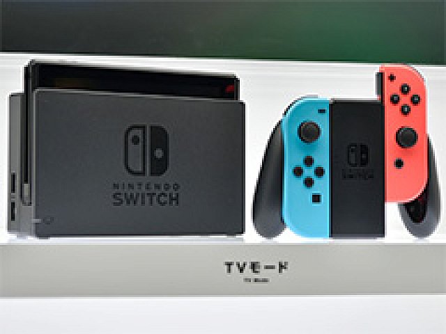 写真で見る Nintendo Switch 本体やドックだけでなく 専用ゲームパッド Joy Con にも注目せよ