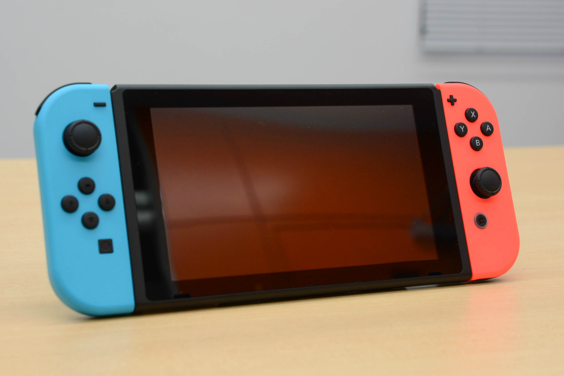 「Nintendo Switch」開封から初回セットアップまでの流れを写真付きで紹介