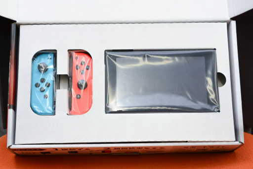 Nintendo Switch 開封から初回セットアップまでの流れを写真付きで