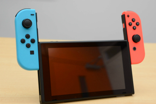 Nintendo Switch 開封から初回セットアップまでの流れを写真付きで紹介 Nintendo Switch 開封から初回セットアップまでの流れを写真付きで紹介