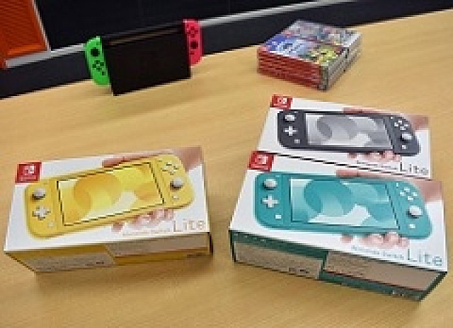 Nintendo Switch Lite イエロー　今ならあつ森付けます！