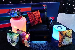 画像ギャラリー No.004のサムネイル画像 / 米セブン-イレブン,2日限りの“PS5を一晩中楽しめるラウンジ”を公開。新たな実験店舗のユニークな正式オープン直前イベント