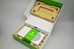 画像集#022のサムネイル/「Xbox Series X」と「Xbox Series S」を開封してみた。本体デザインと同様に収納方法もシンプルでスッキリ