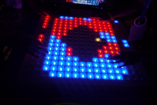 ꡼ No.008Υͥ / Ƴꡤ̵Υܥ򲡤ƿؼ򤹤롣BitSummitǸĤȤäͷ֥ˡʥǥ2ܤݡȡBitSummit