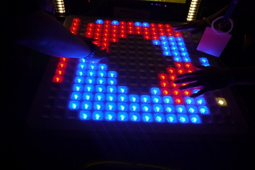 ꡼ No.009Υͥ / Ƴꡤ̵Υܥ򲡤ƿؼ򤹤롣BitSummitǸĤȤäͷ֥ˡʥǥ2ܤݡȡBitSummit