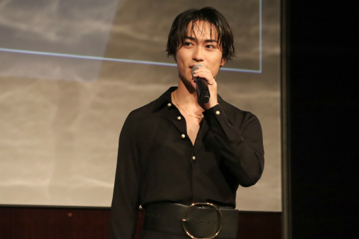 画像ギャラリー No.004のサムネイル画像 / AIに翻弄される主人公の姿を描くドラマ「AIに話しすぎた男」の試写会＆制作発表会レポート。連動するARG「流出したドラマ台本」に関する一幕も