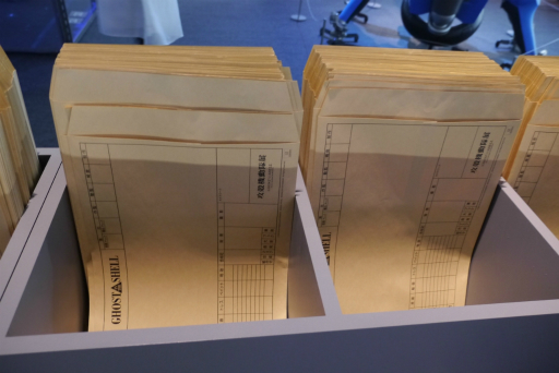 画像ギャラリー No.016のサムネイル画像 / 「攻殻機動隊展 Ghost and the Shell」内覧会レポート。アニメ全作品を横断的に網羅した見ごたえのある展覧会を，ARタチコマの解説付きで楽しめる