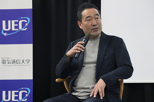 画像ギャラリー No.017のサムネイル画像 / PSの生みの親・久夛良木 健氏が「好奇心」の重要性を説いた,電気通信大学 エンタテインメント創造研究教育センター オープニングセレモニー