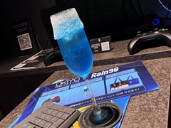 レトロではなく“いま”のインディーに出会える隠れ家。日比谷のガード沿い「UKIYO GAME BAR ＆ CAFE」を訪れてみた