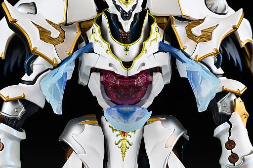 Thumbnail image of image gallery No. 013 /[Review]“METAL BUILD DRAGON SCALE Servine (White Treasure)” Fantastic and living details give it a unique presence